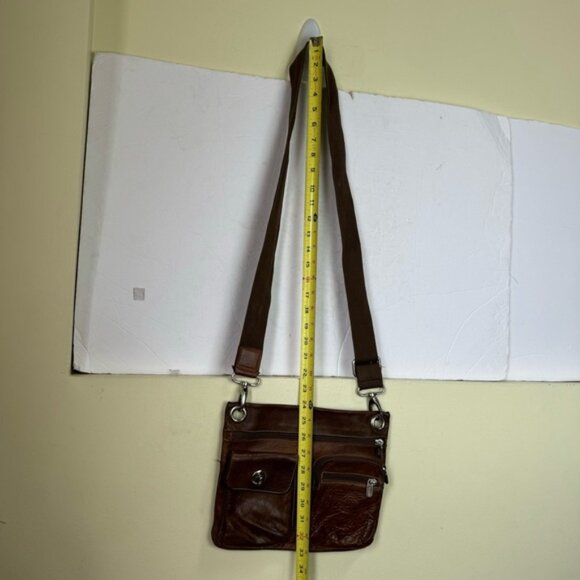 ROOTS Vintage Village Tribe Leather Brown Crossbody Shoulder Bag Pockets Logo - Picture 16 of 16